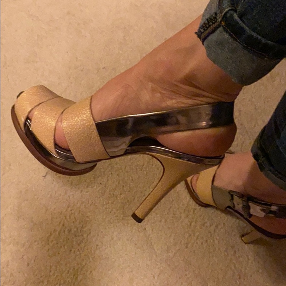 BCBGMAXAZRIA Slingback pumps